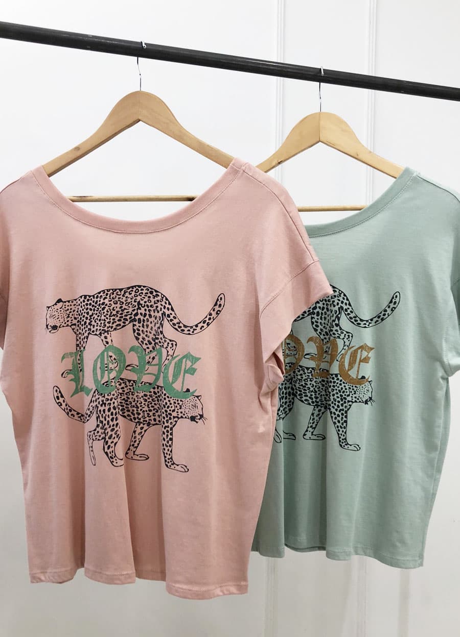 Remera LOVE LEOPARDO