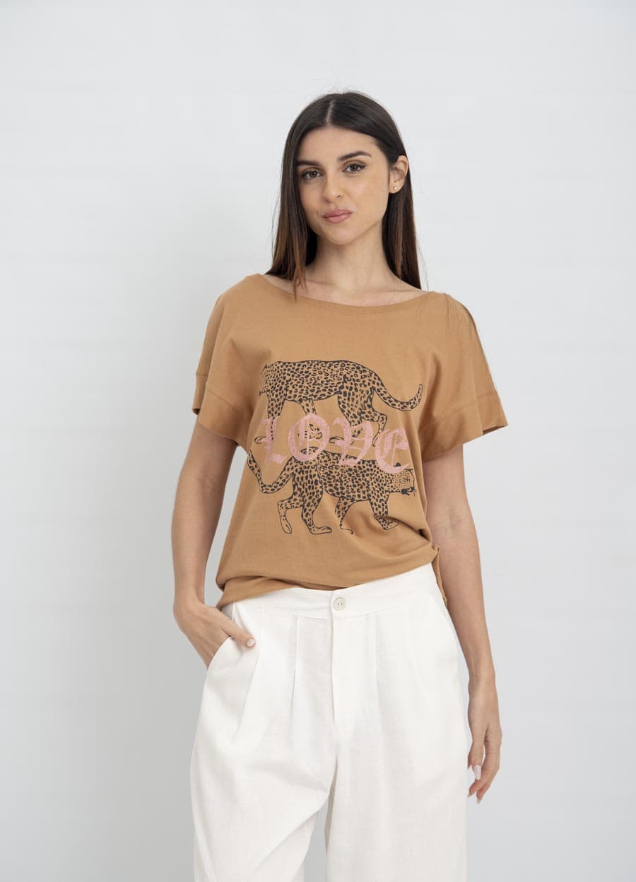 Remera LOVE LEOPARDO