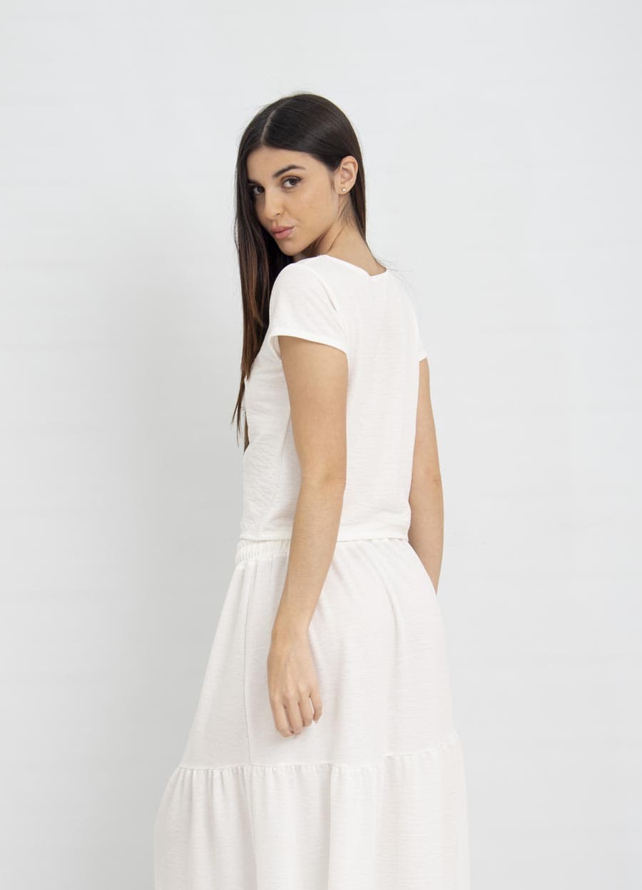 Remera fantasia con frunce en escote