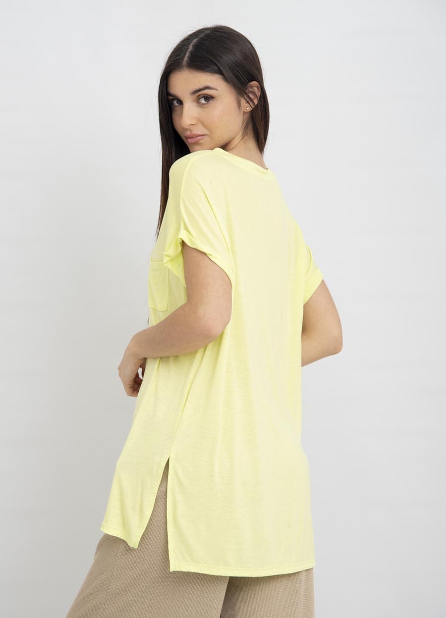 Remera viscosa con bolsillo 