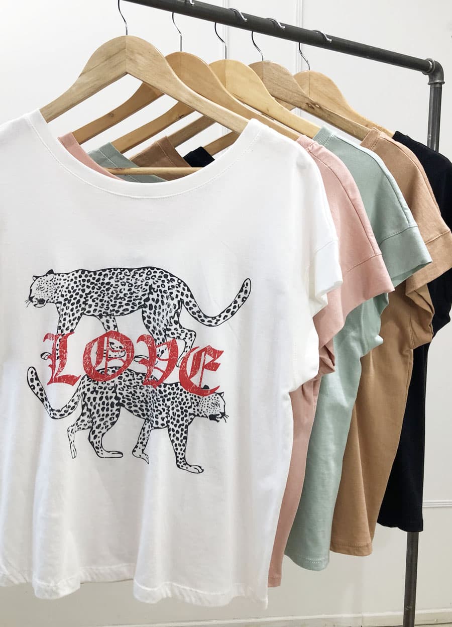 Remera LOVE LEOPARDO