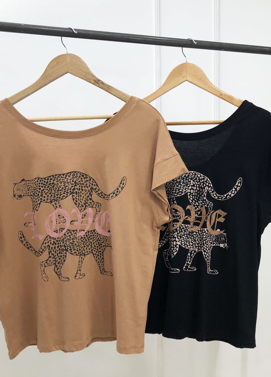 Remera LOVE LEOPARDO