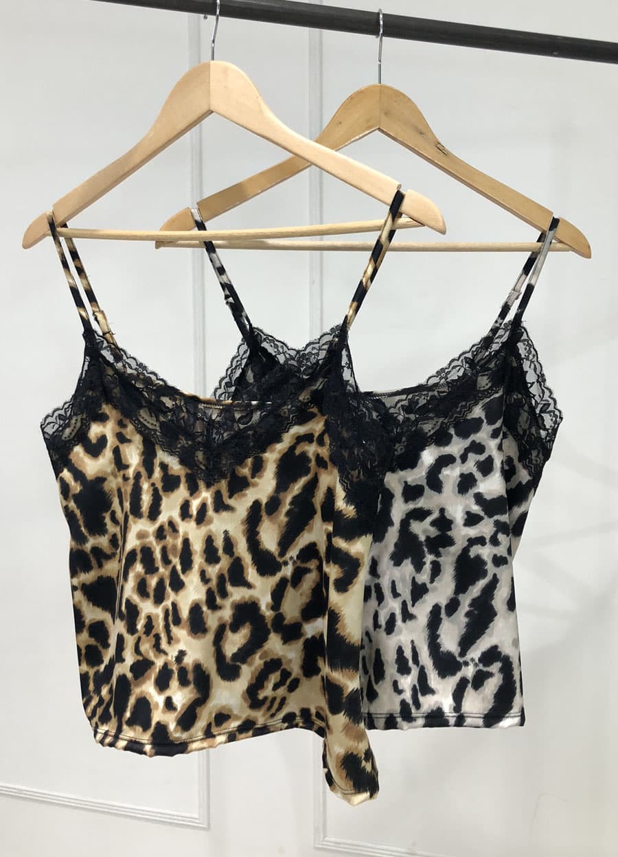 Musculosa saten print con puntilla