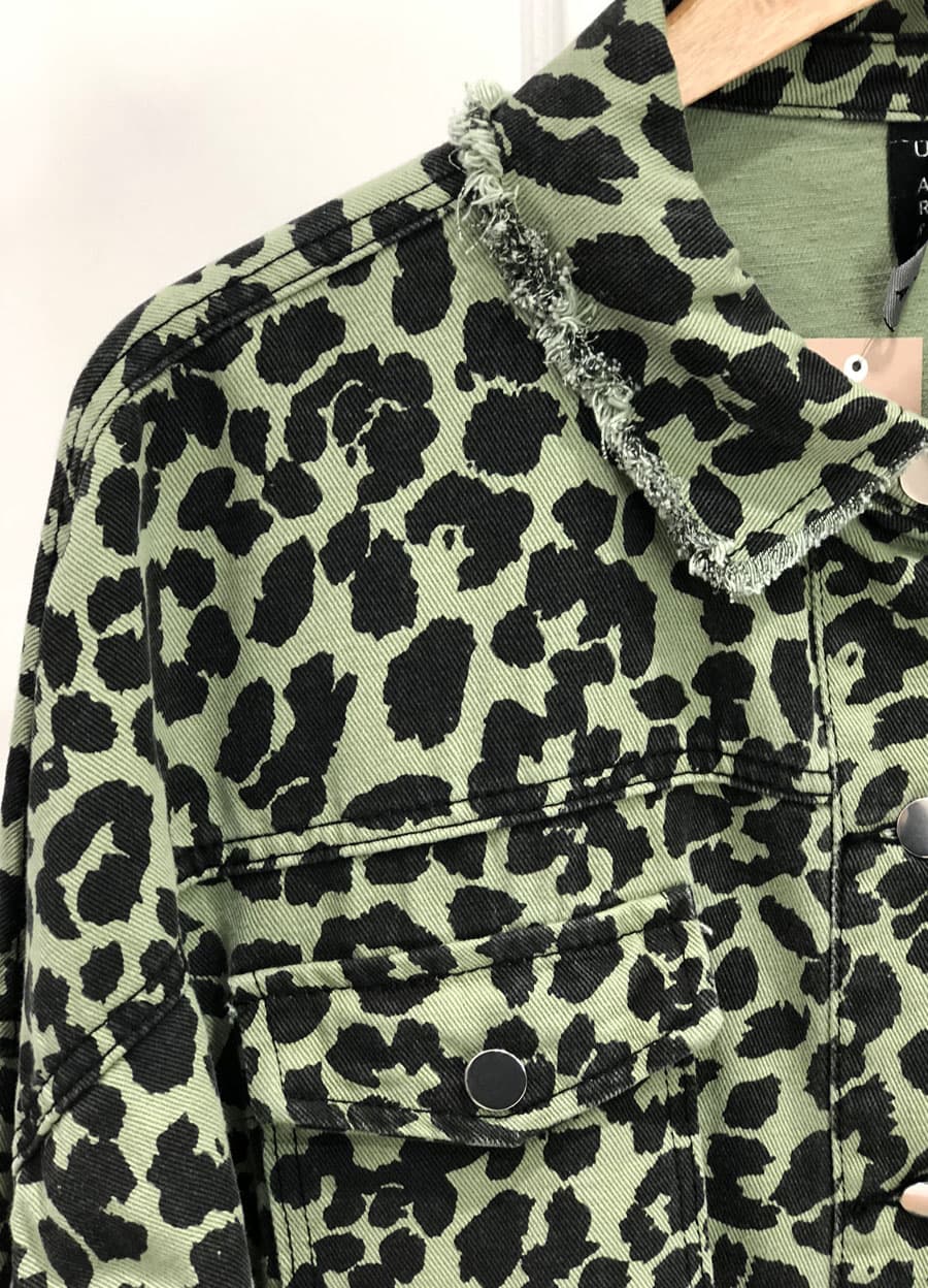 Chaqueta animal print