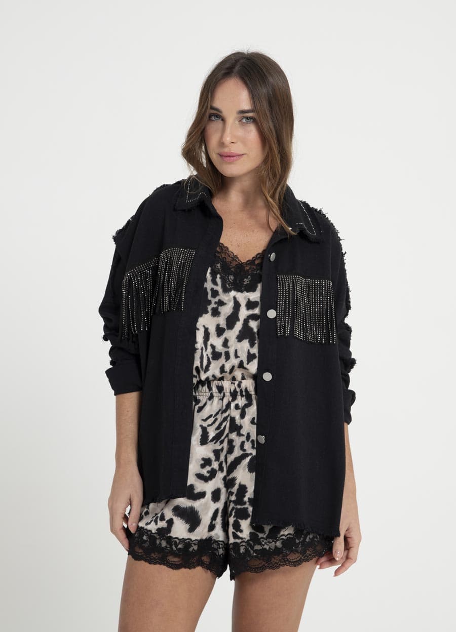 Chaqueta con flecos y strass