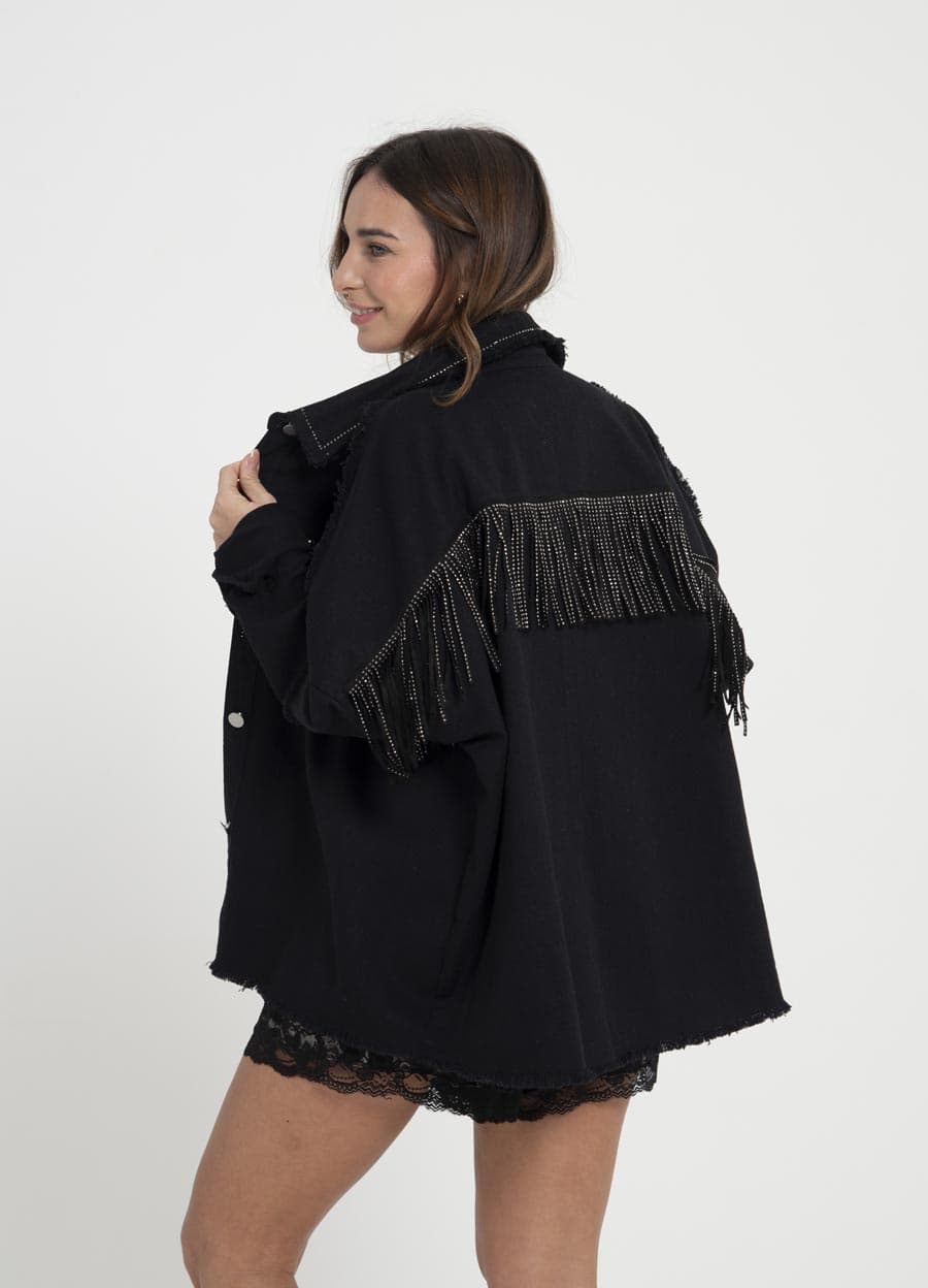 Chaqueta con flecos y strass