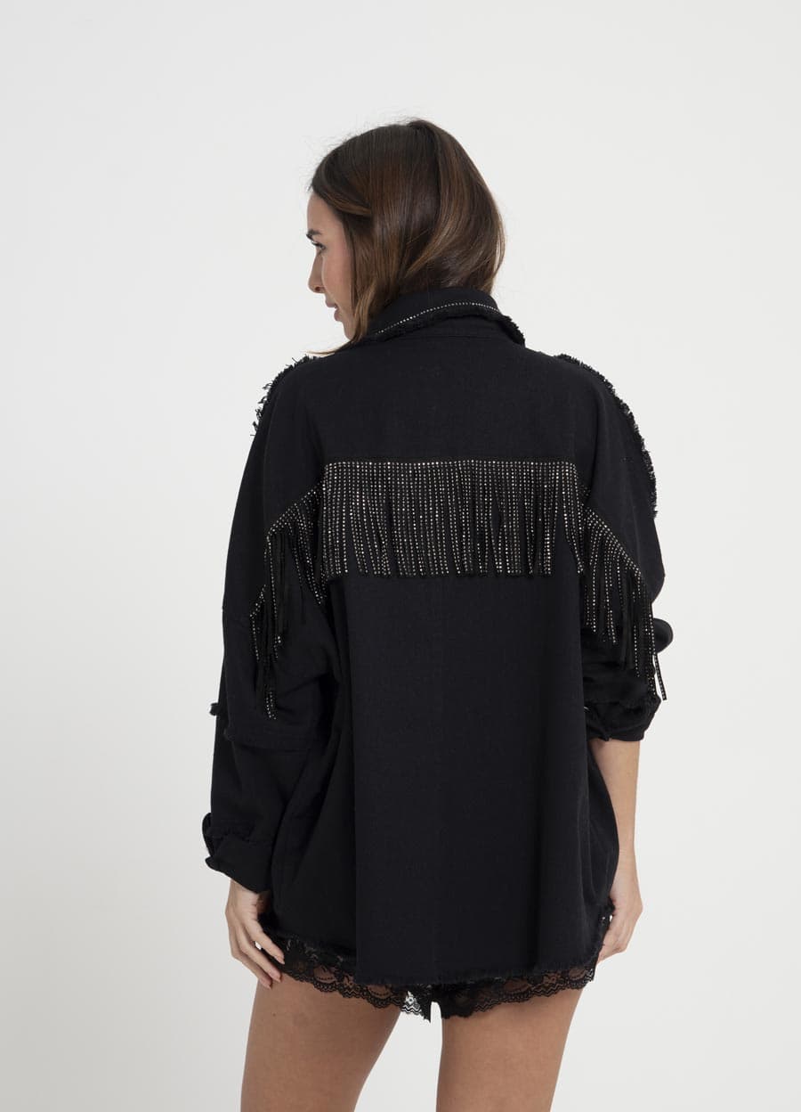 Chaqueta con flecos y strass