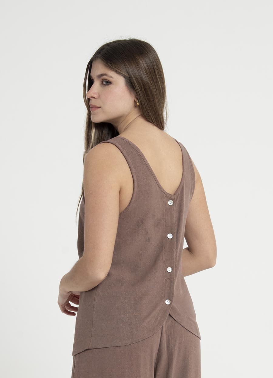 Musculosa lino rayon con cartera en espalda
