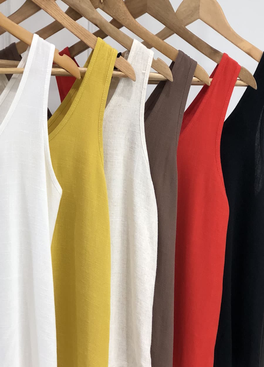 Musculosa lino rayon con cartera en espalda
