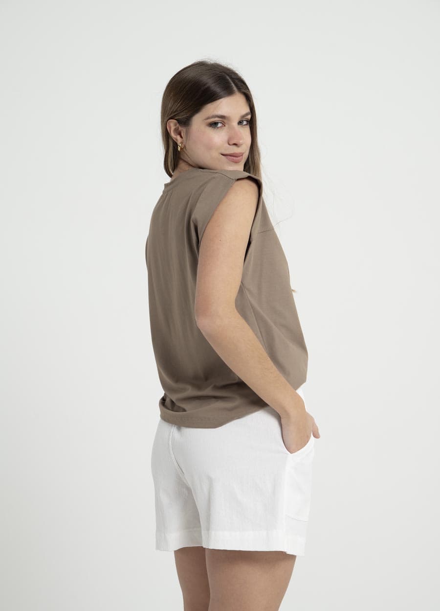Short lino algodon con tajito