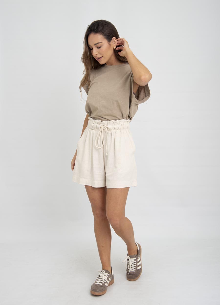 Short lino cintura alta con cordon