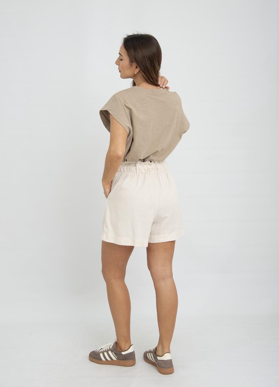 Short lino cintura alta con cordon