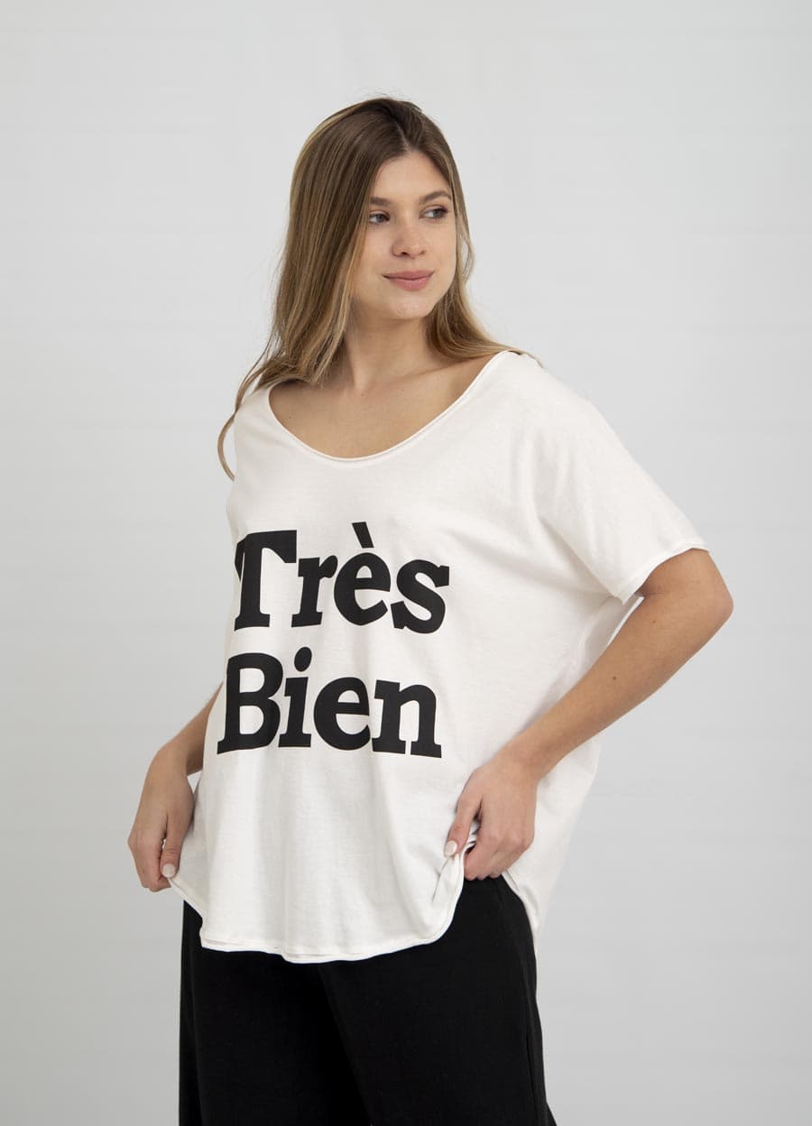 Remera TRES BIEN