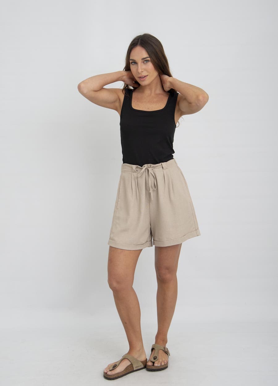 Short lino dobladillo con tira al tono
