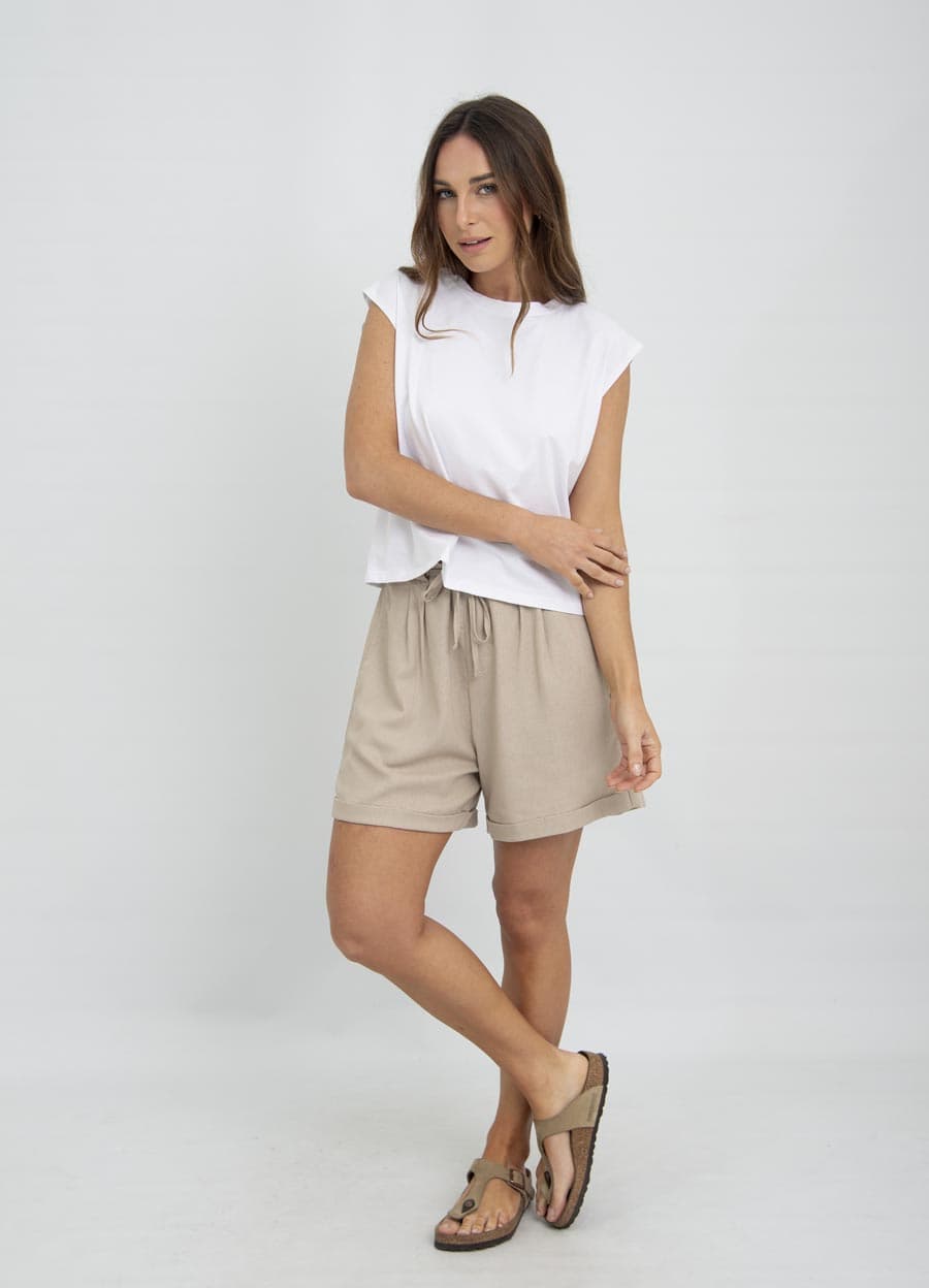 Short lino dobladillo con tira al tono