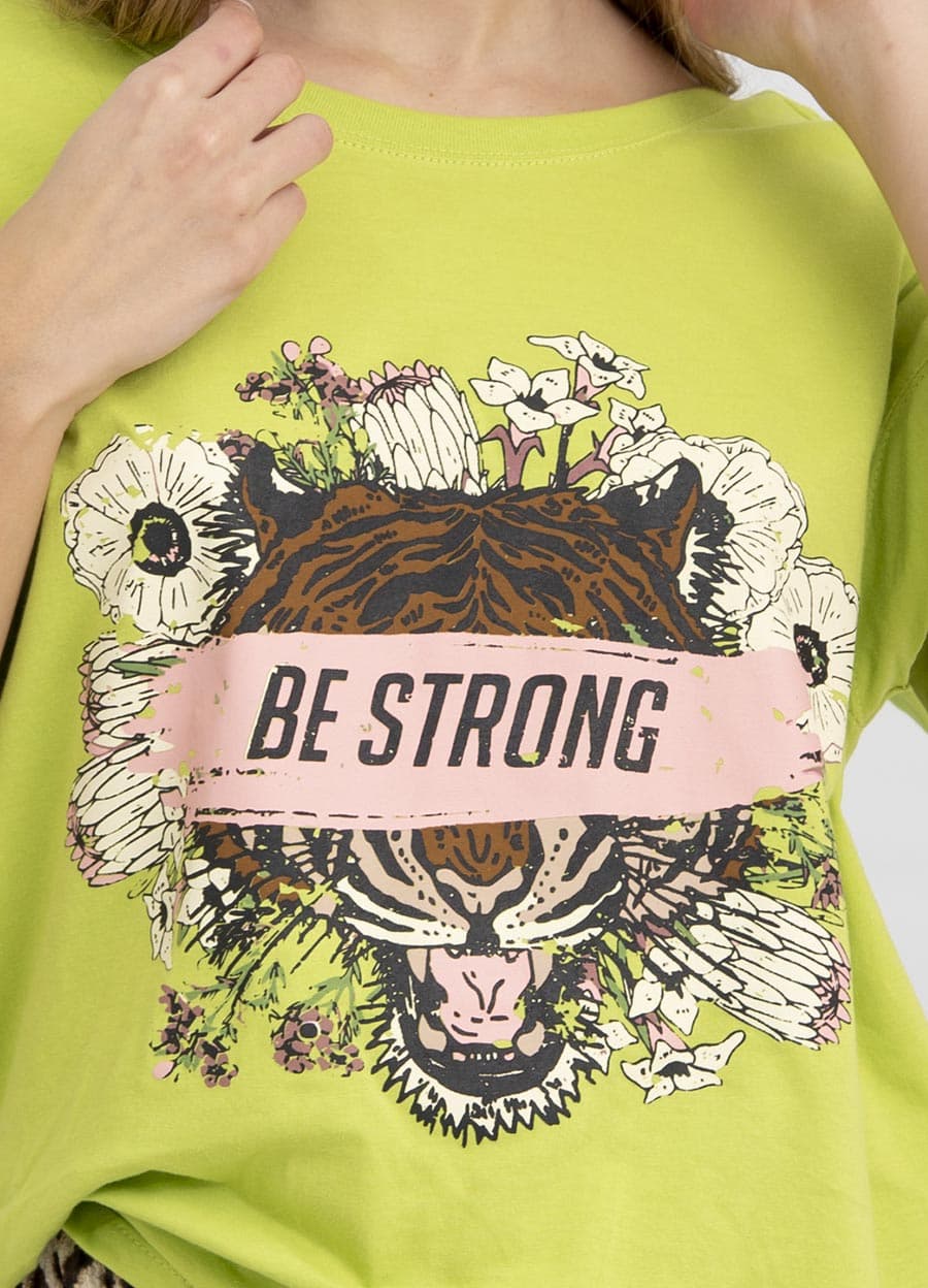 Remera BE STRONG