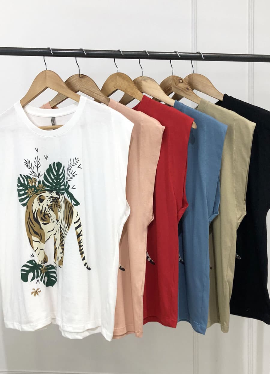Remera TIGRE HOJAS