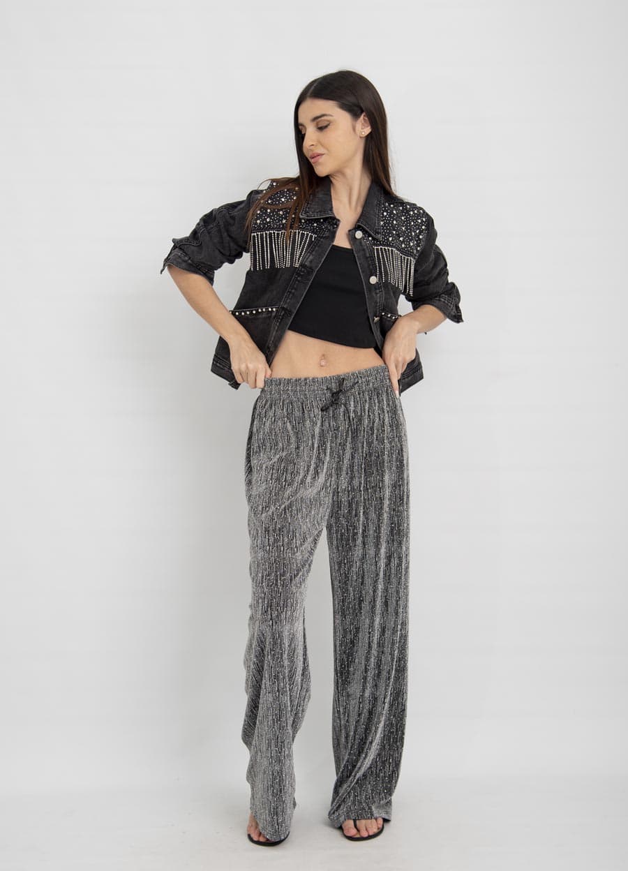 Campera denim prelavada con strass