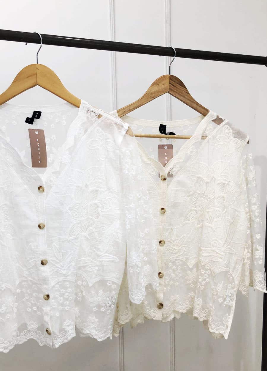 Blusa bordada tul con cartera