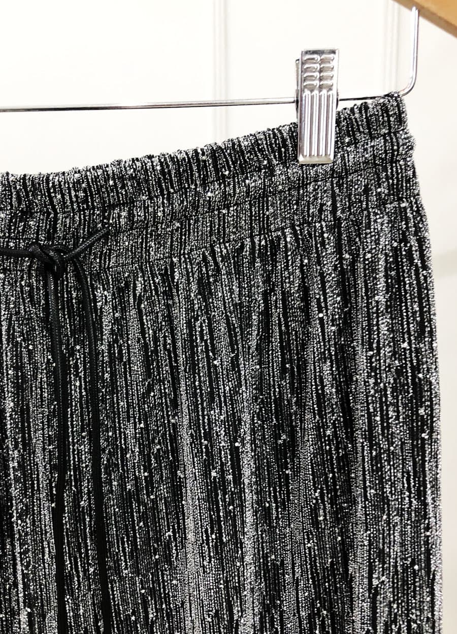 Pantalon metalizado con strass