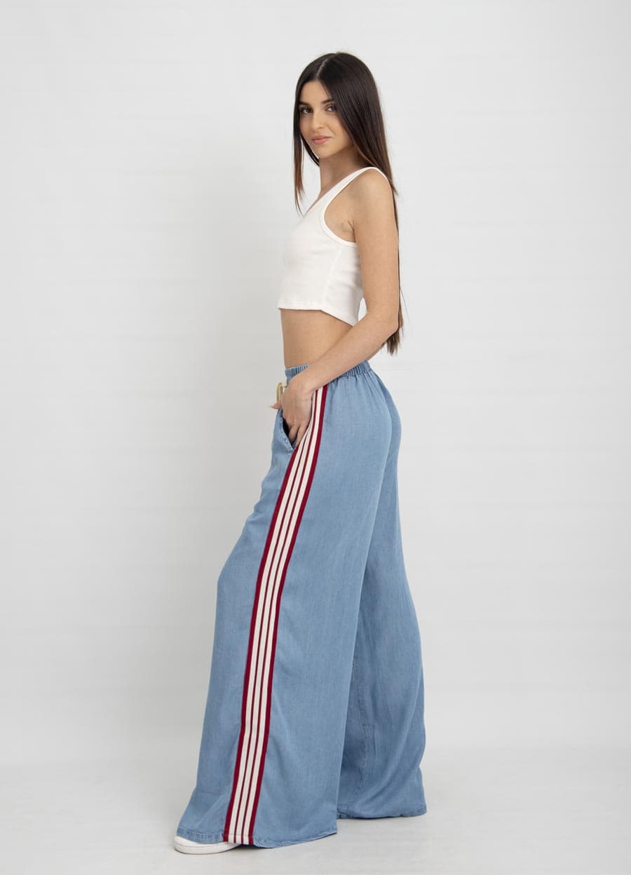 Pantalon denim con tira lateral